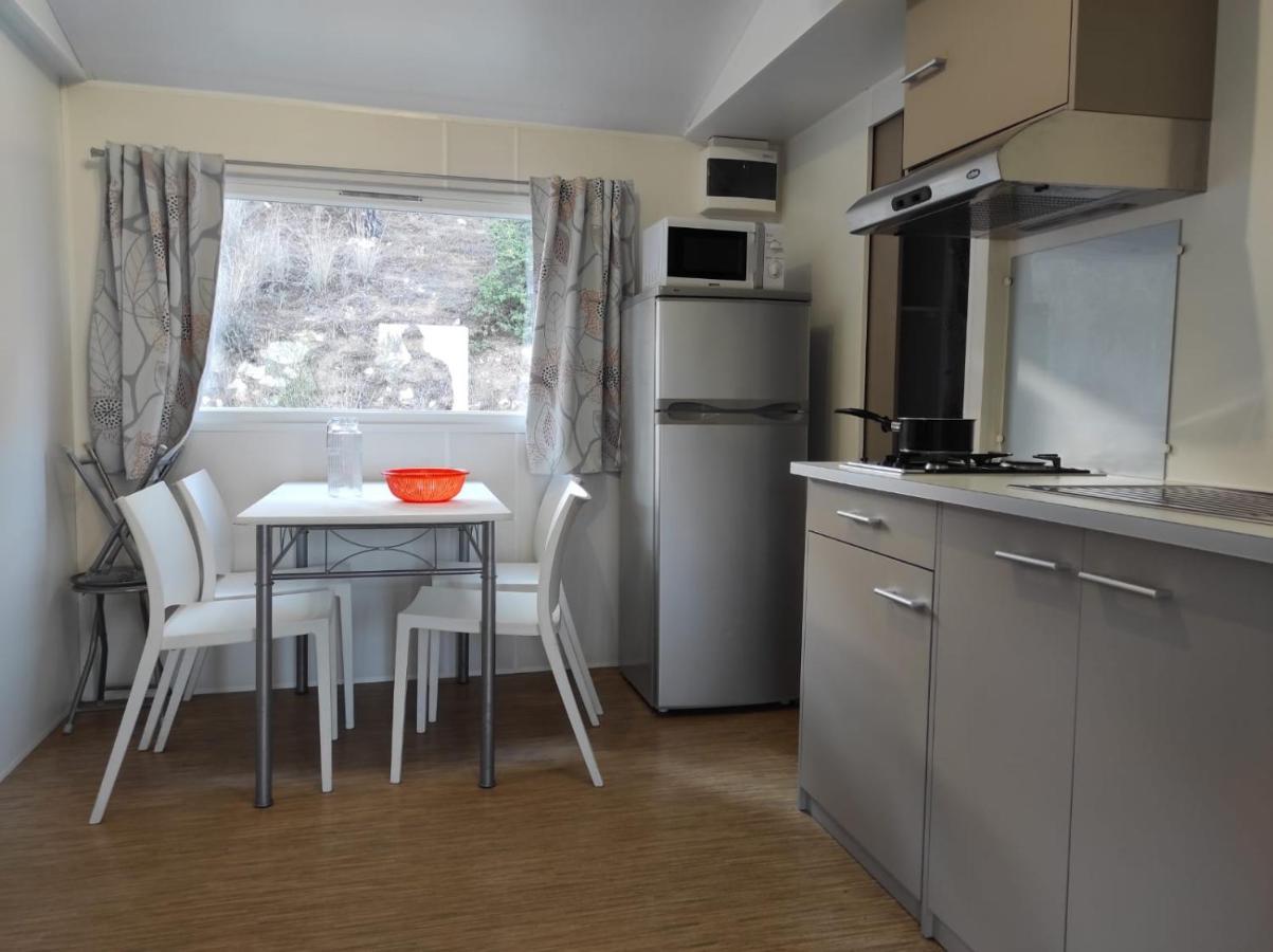 Camping Roca Grossa Calella Bagian luar foto