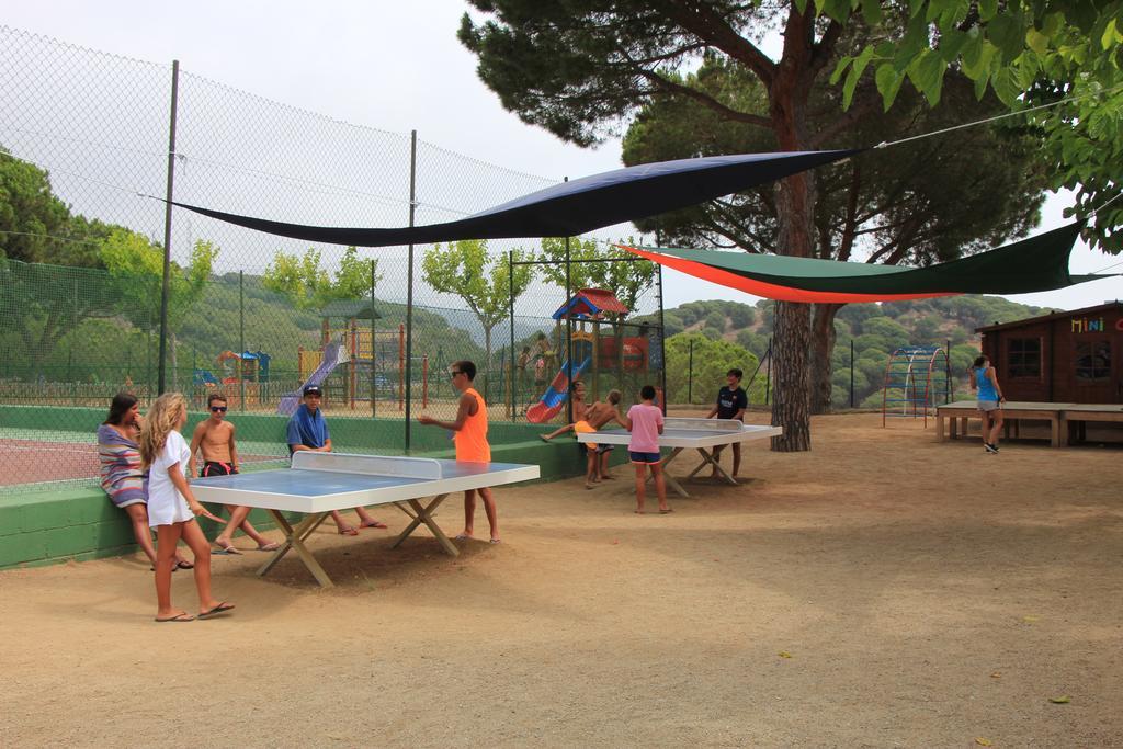 Camping Roca Grossa Calella Bagian luar foto