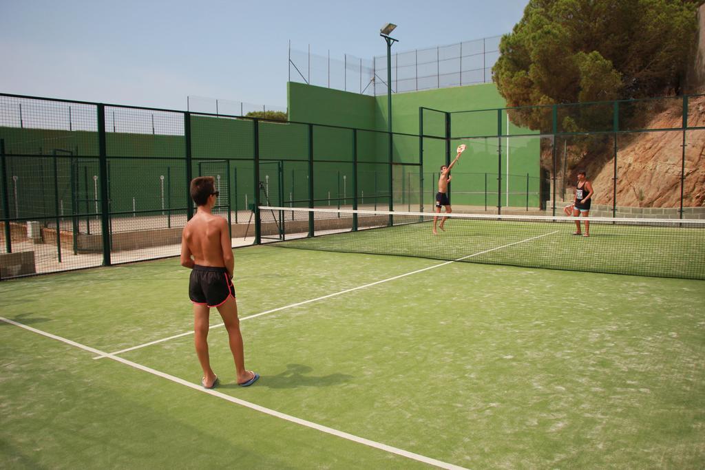 Camping Roca Grossa Calella Bagian luar foto