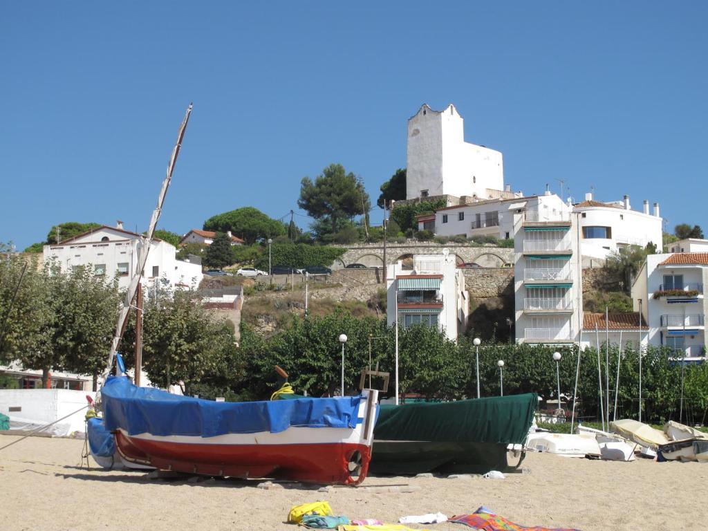 Camping Roca Grossa Calella Bagian luar foto
