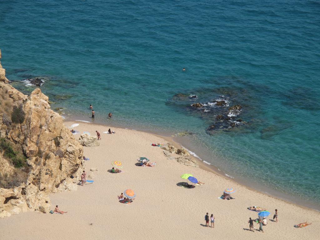 Camping Roca Grossa Calella Bagian luar foto
