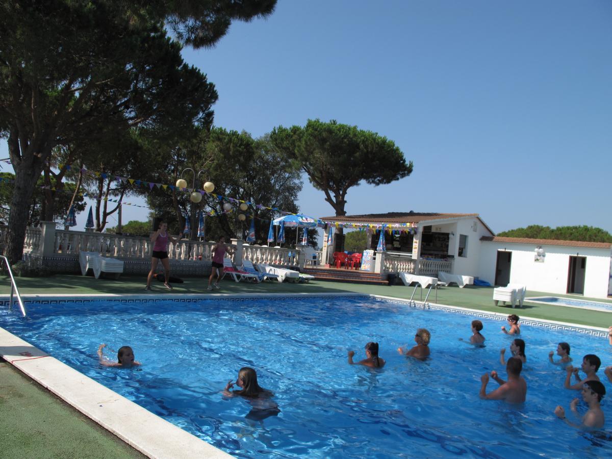 Camping Roca Grossa Calella Bagian luar foto