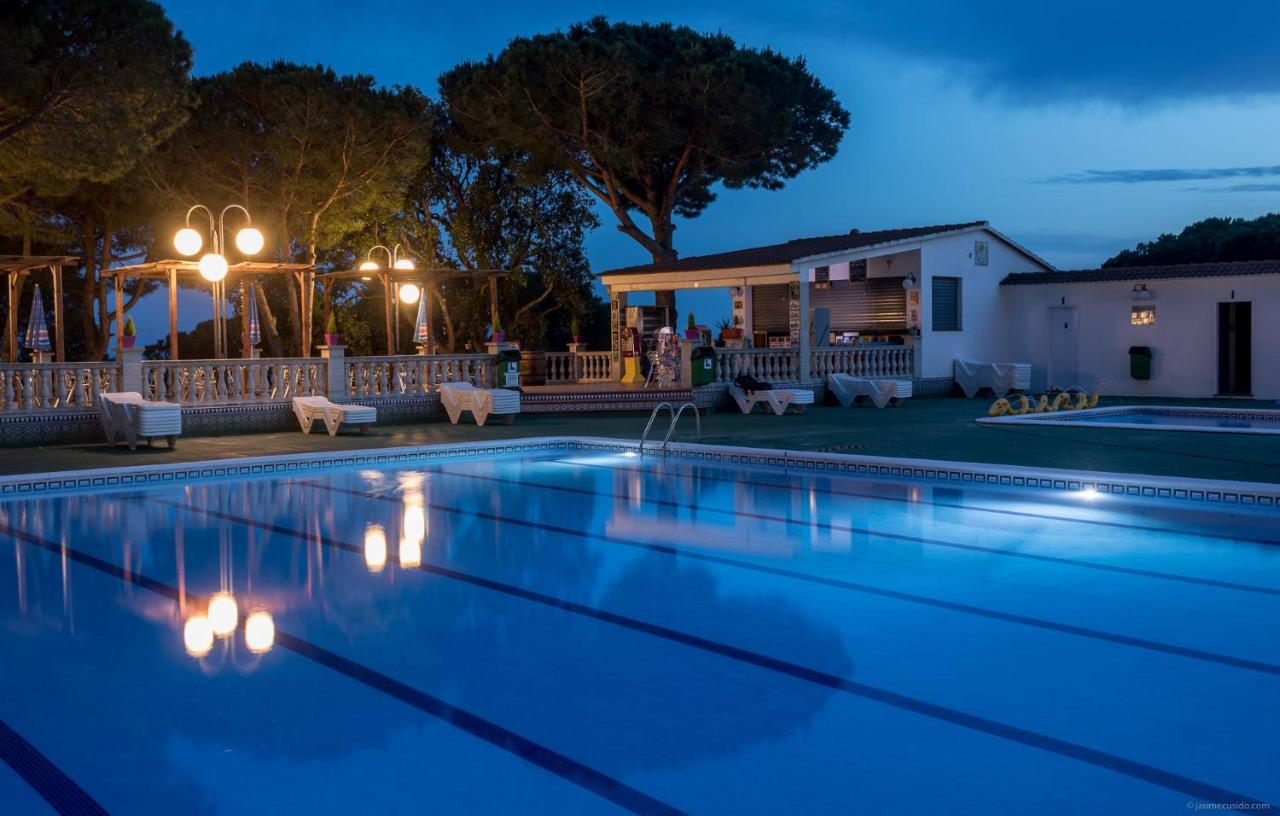 Camping Roca Grossa Calella Bagian luar foto